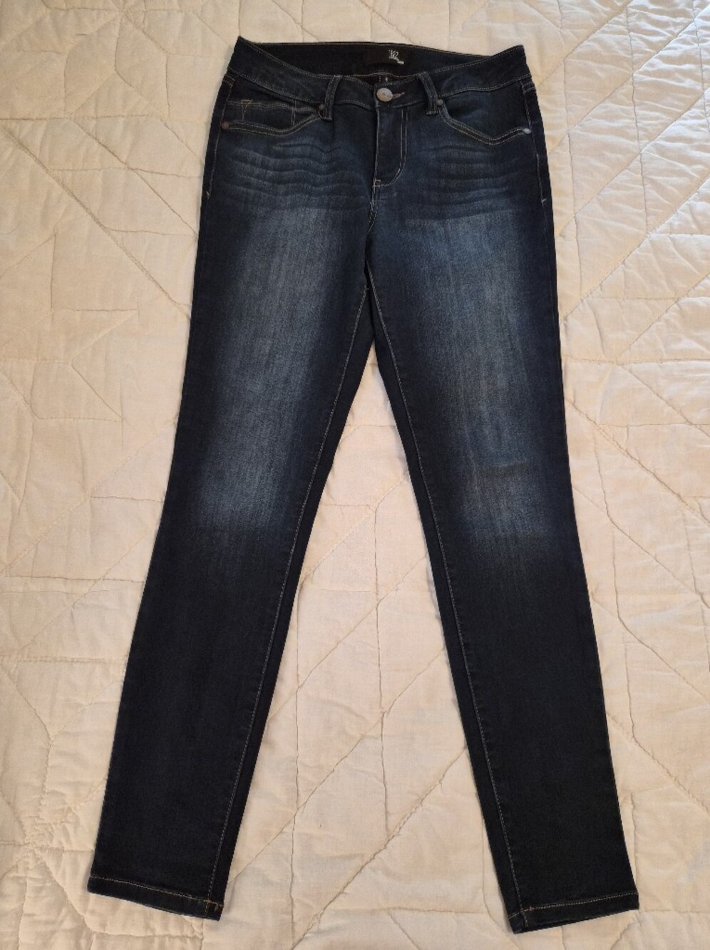 1822 'Butter' Denim Mid-Rise Skinny Jeans- Size 6